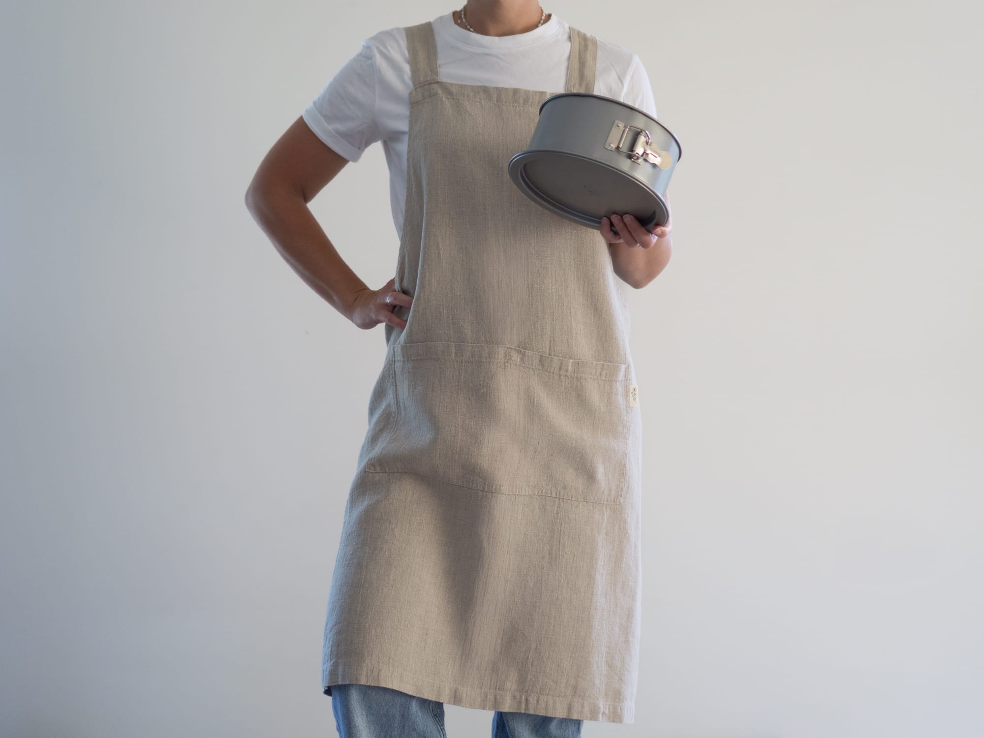 100% linnen - Keukenschort - Schort met kruisrug - Twee zakken - Naturel - Linnen Label